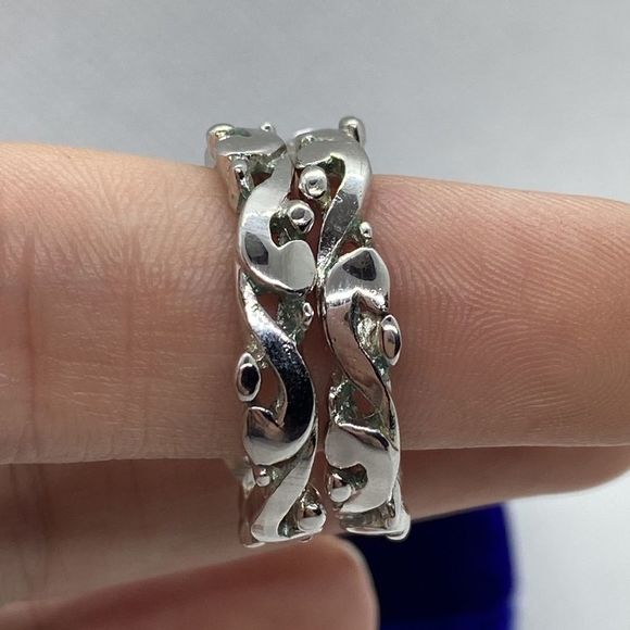 Trifari Jewelry - 💛 Trifari Vintage Swirl Hoop Earrings